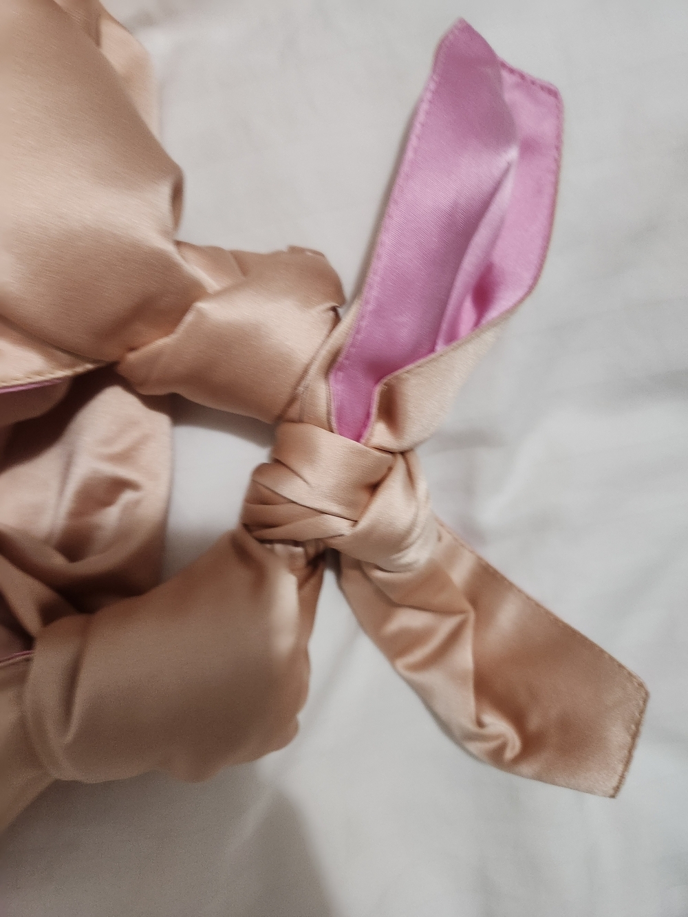 Peach Satin Knot-Handle Shoulder Bag with Pink Accent - Picture 5 of 11